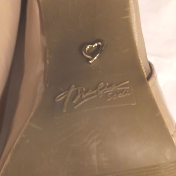 NEW Thalia Sodi Taupe Heels - Picture 9 of 13